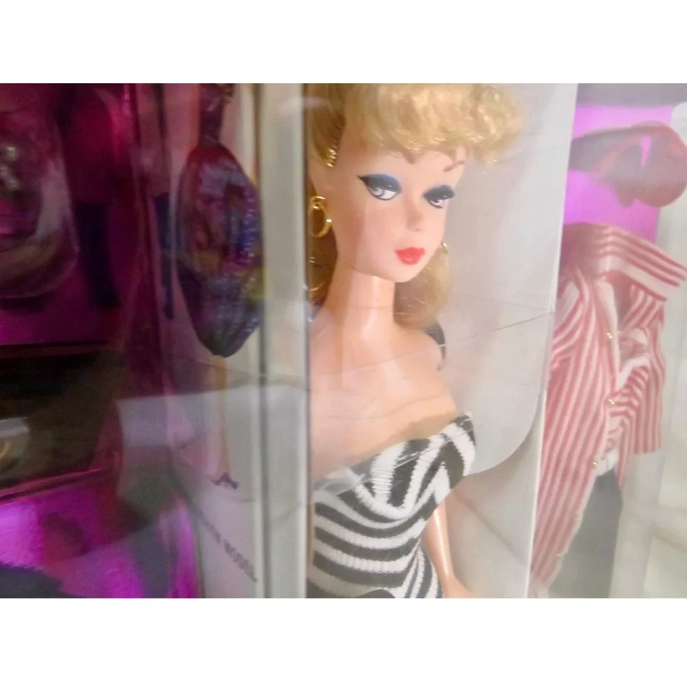 BARBIE 35th Anniversary Giftset NRFB NWT from when I own my own toy shop. - Picture 3 of 6
